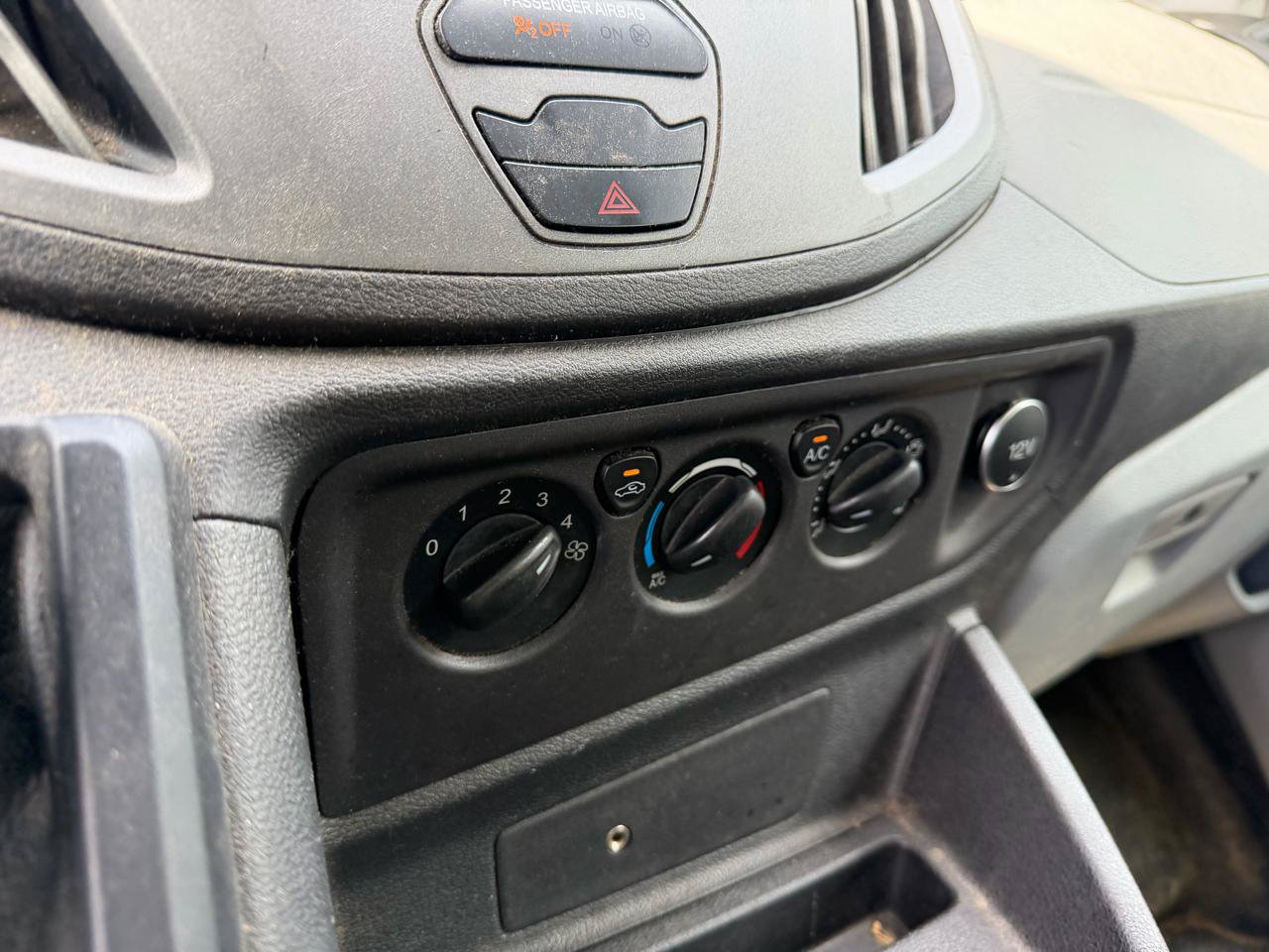 Used 2019 Ford Transit 250 148 Medium Roof RWD image 22