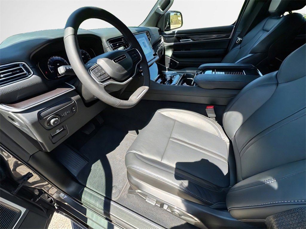 New 2024 Jeep Wagoneer 4WD w/ Premium Group I image 19