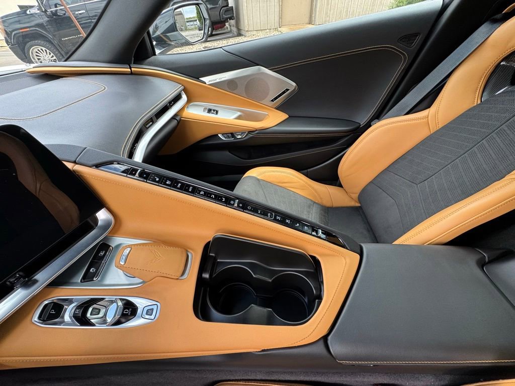 Used 2024 Chevrolet Corvette Stingray Preferred Conv w/ Z51 Performance Package RWD image 22