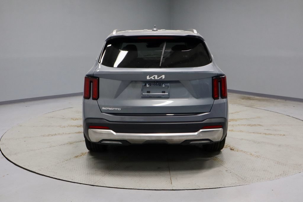 Used 2025 Kia Sorento EX FWD image 11