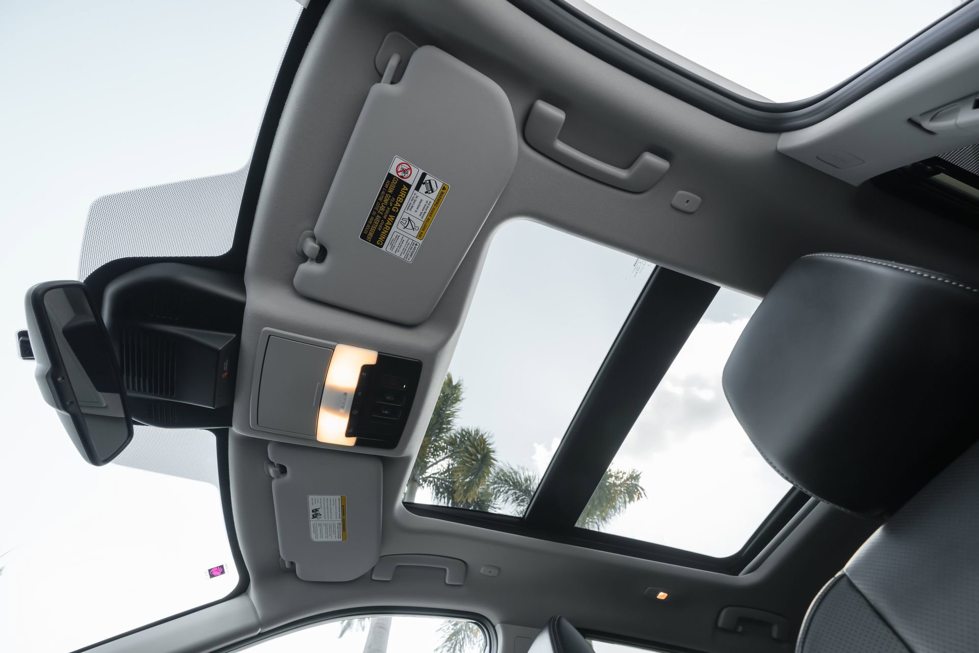 Used 2025 Nissan Rogue Platinum w/ Platinum Premium Package image 24