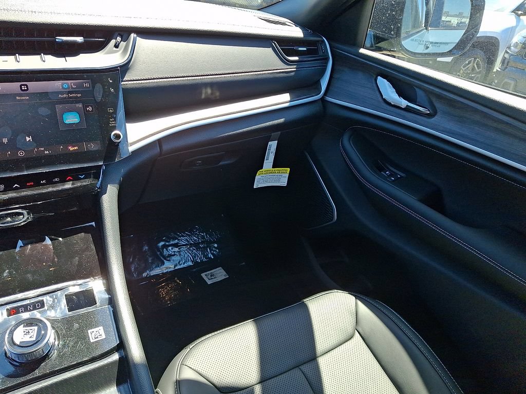 New 2026 Jeep Grand Cherokee L Limited AWD/4WD image 12