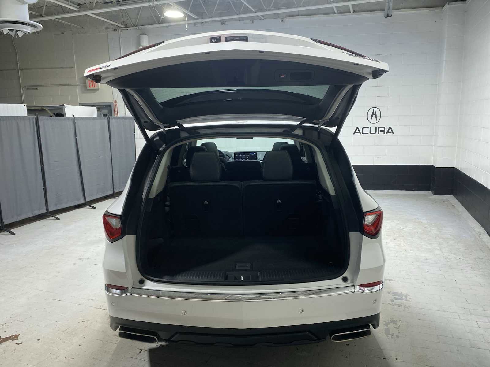 Certified 2024 Acura MDX SH-AWD w/ Technology Package image 19