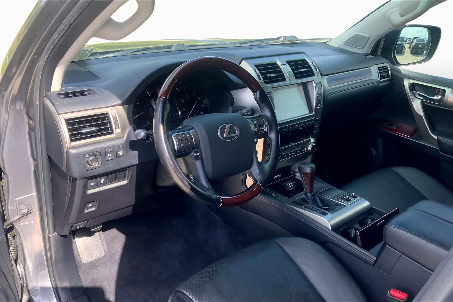 Used 2018 Lexus GX 460 Premium AWD/4WD image 17