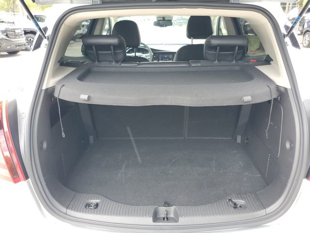 Certified 2022 Buick Encore Preferred w/ Safety Package FWD image 9