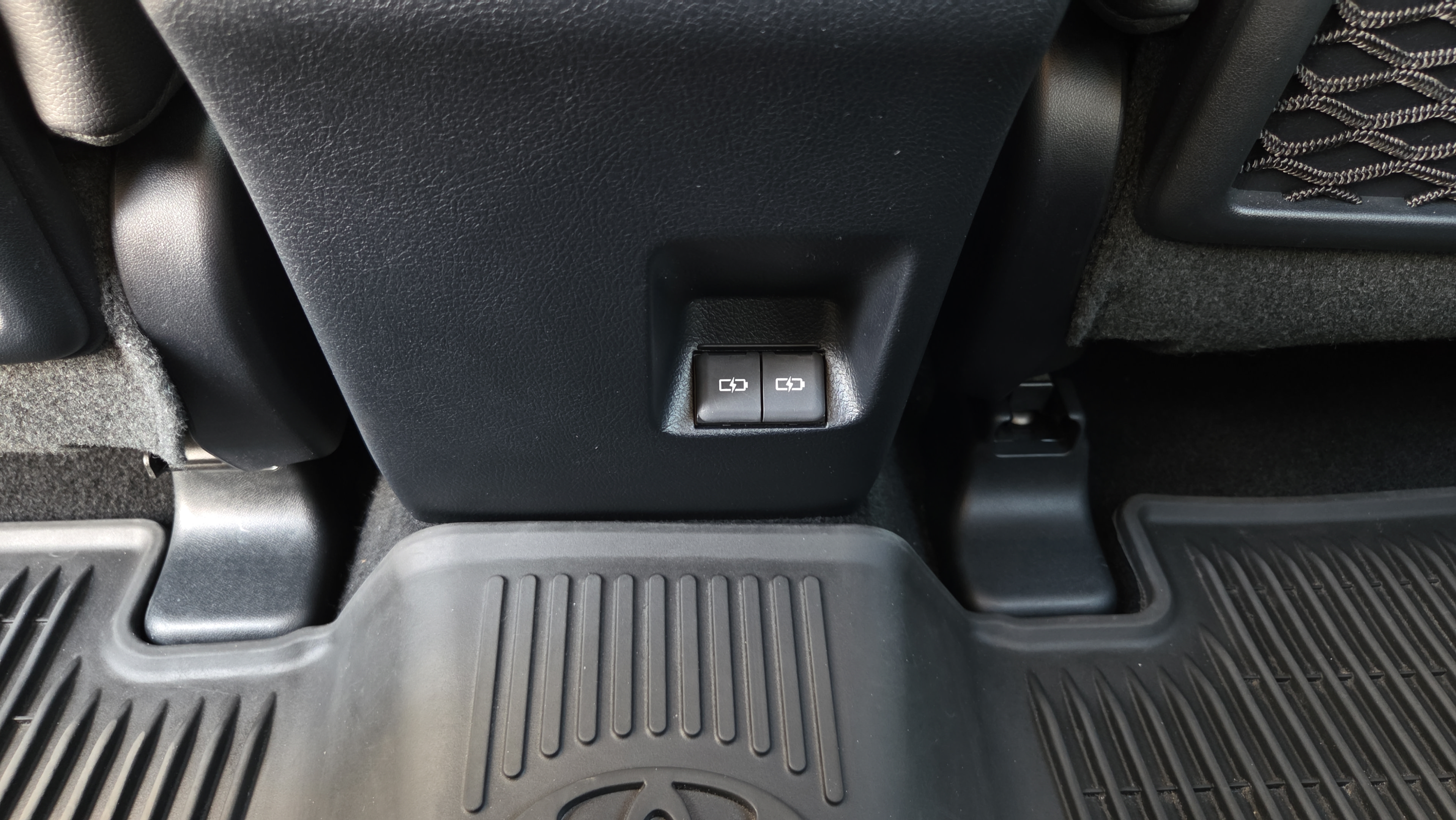Certified 2024 Toyota 4Runner Limited RWD image 12