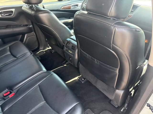 Used 2017 Nissan Pathfinder Platinum w/ Midnight Edition Package FWD image 15