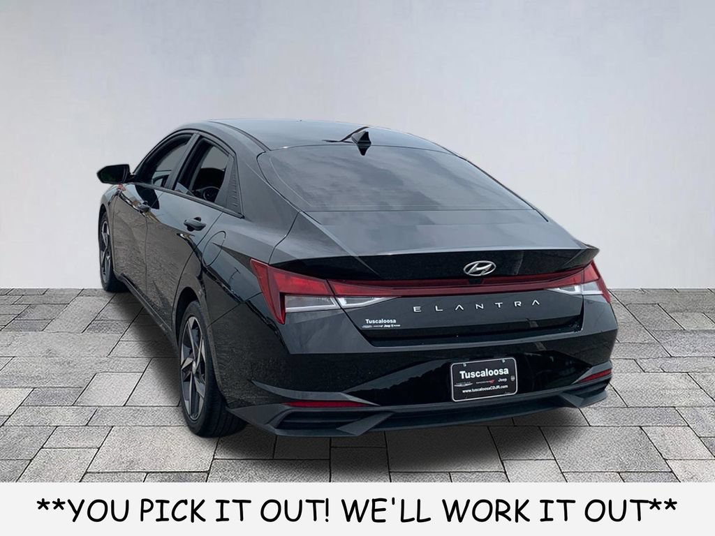 Used 2023 Hyundai Elantra SEL w/ Convenience Package FWD image 5