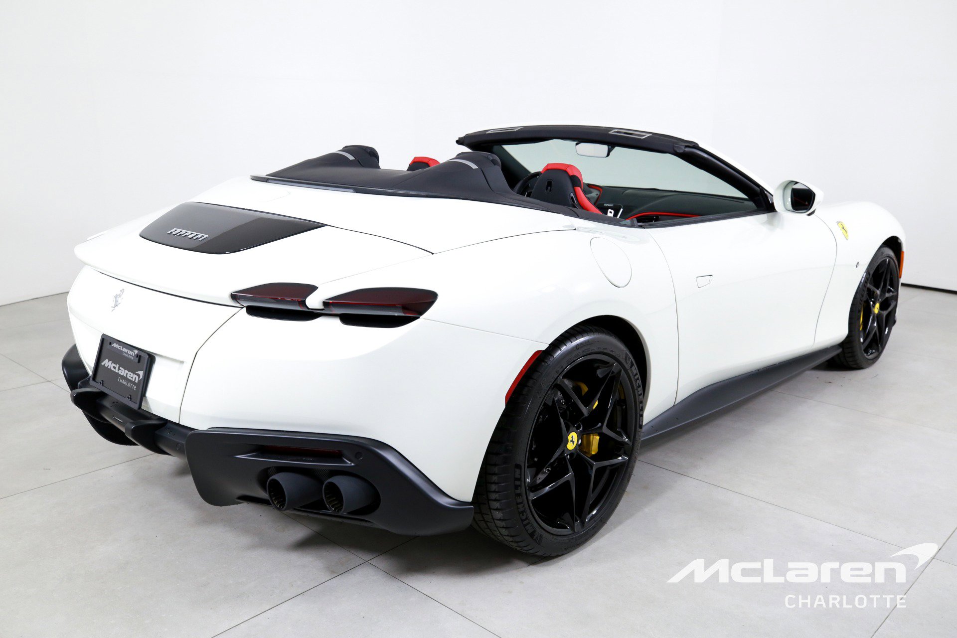 Used 2024 Ferrari Roma Spider image 9