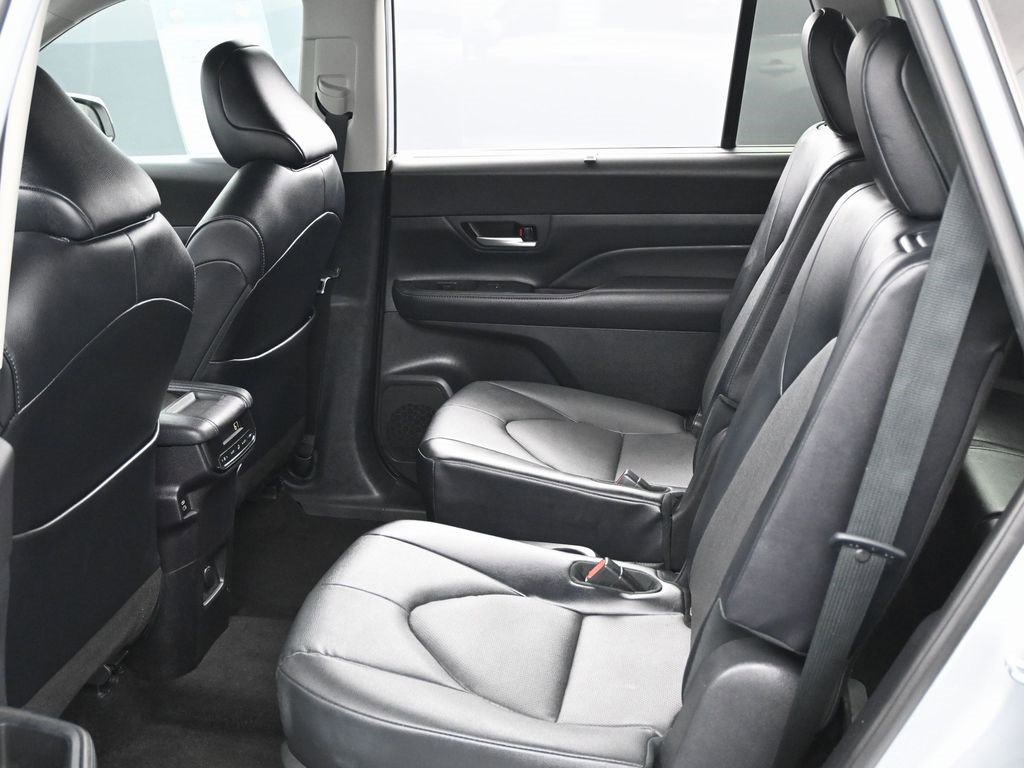 Used 2024 Toyota Grand Highlander XLE image 34