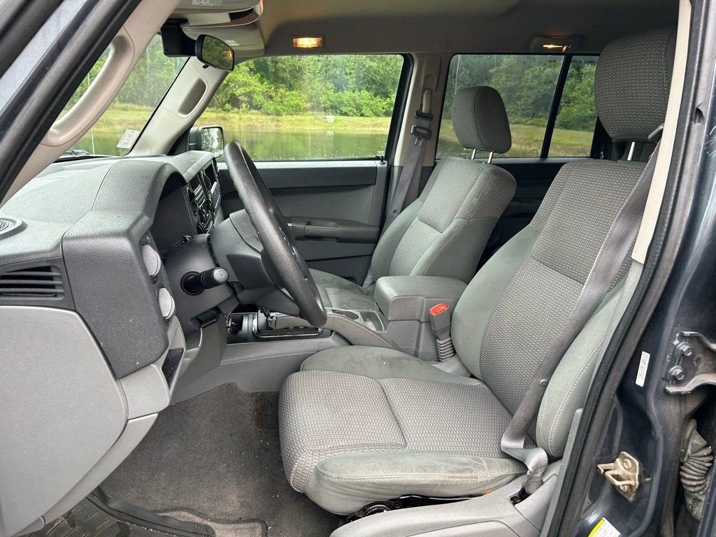 Used 2007 Jeep Commander Sport image 14