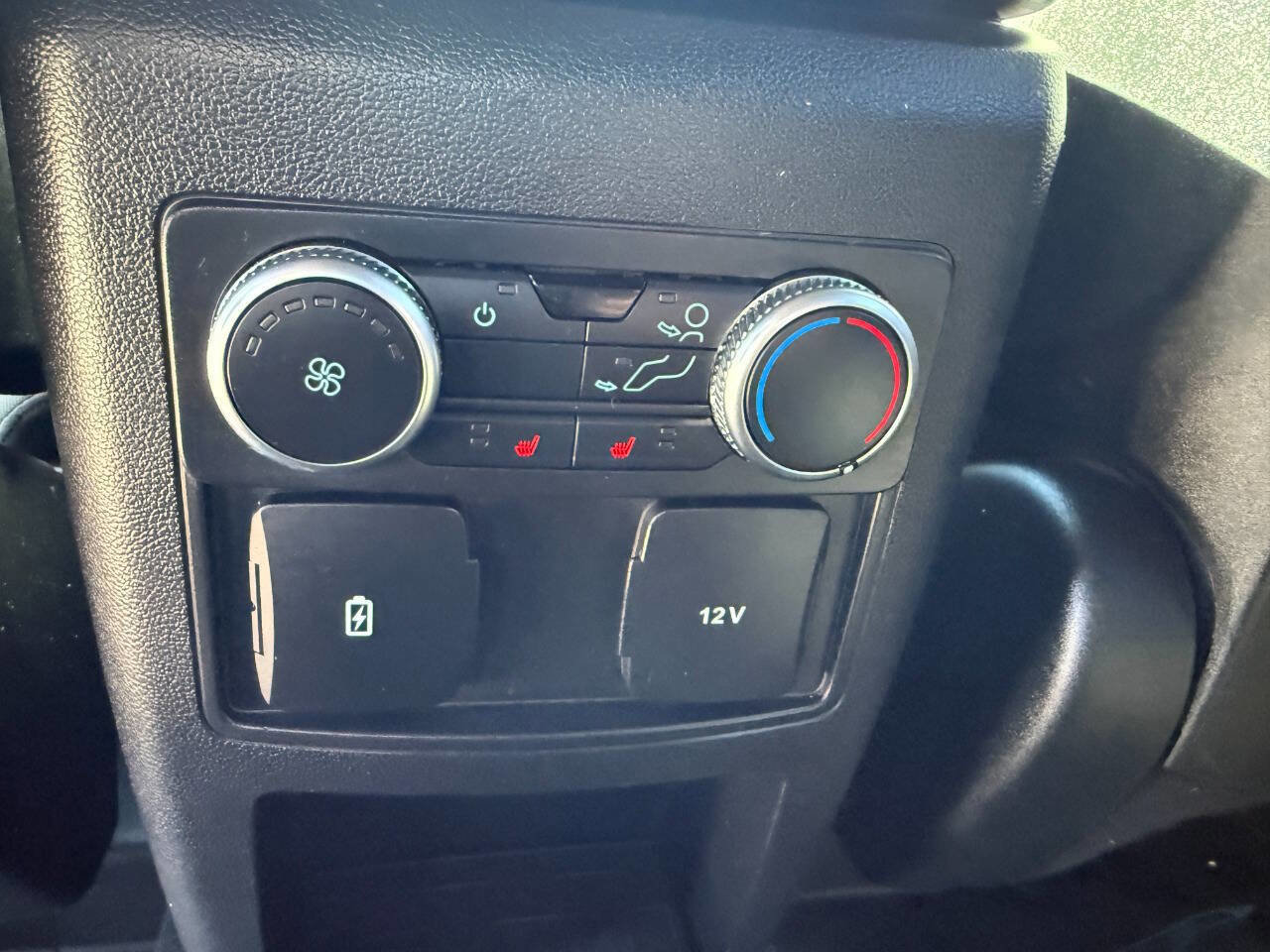 Used 2020 Ford Explorer XLT w/ Comfort Package image 26