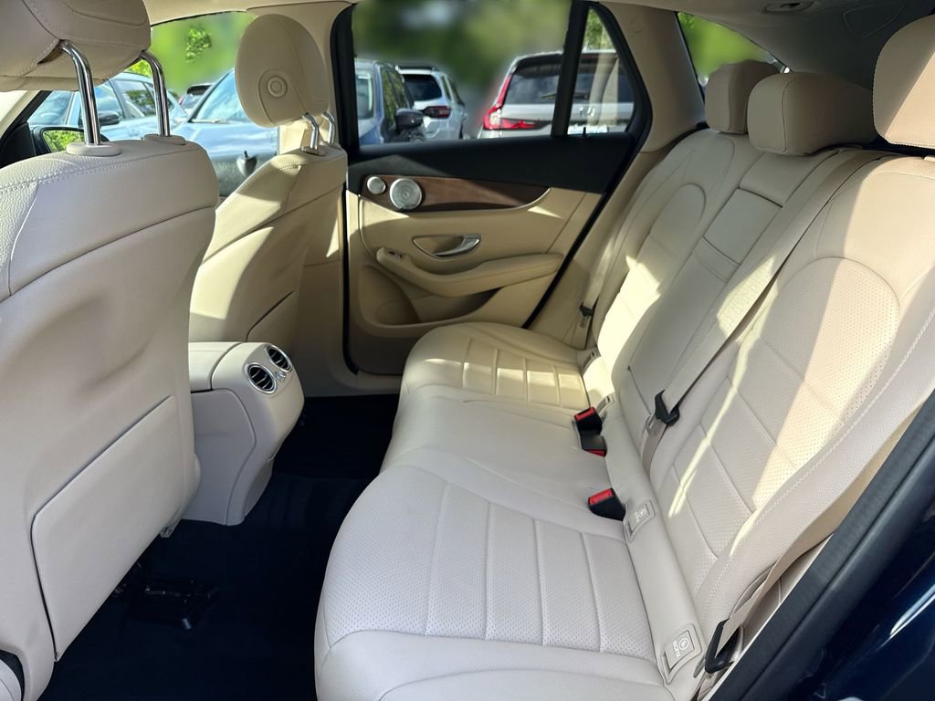 Used 2019 Mercedes-Benz GLC 350e 4MATIC image 24