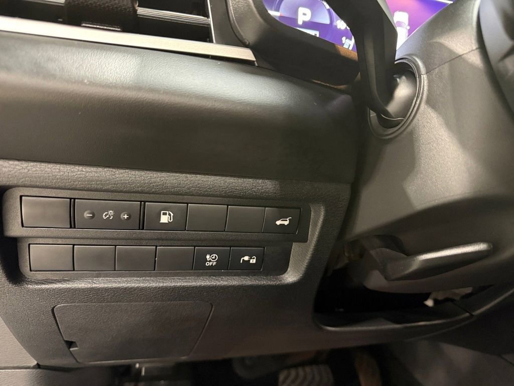 Used 2023 Mitsubishi Outlander SE image 40