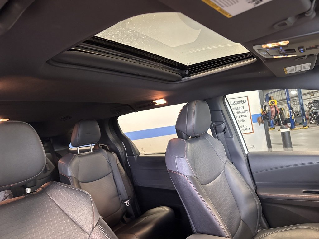 Used 2024 Toyota Sienna XSE image 34