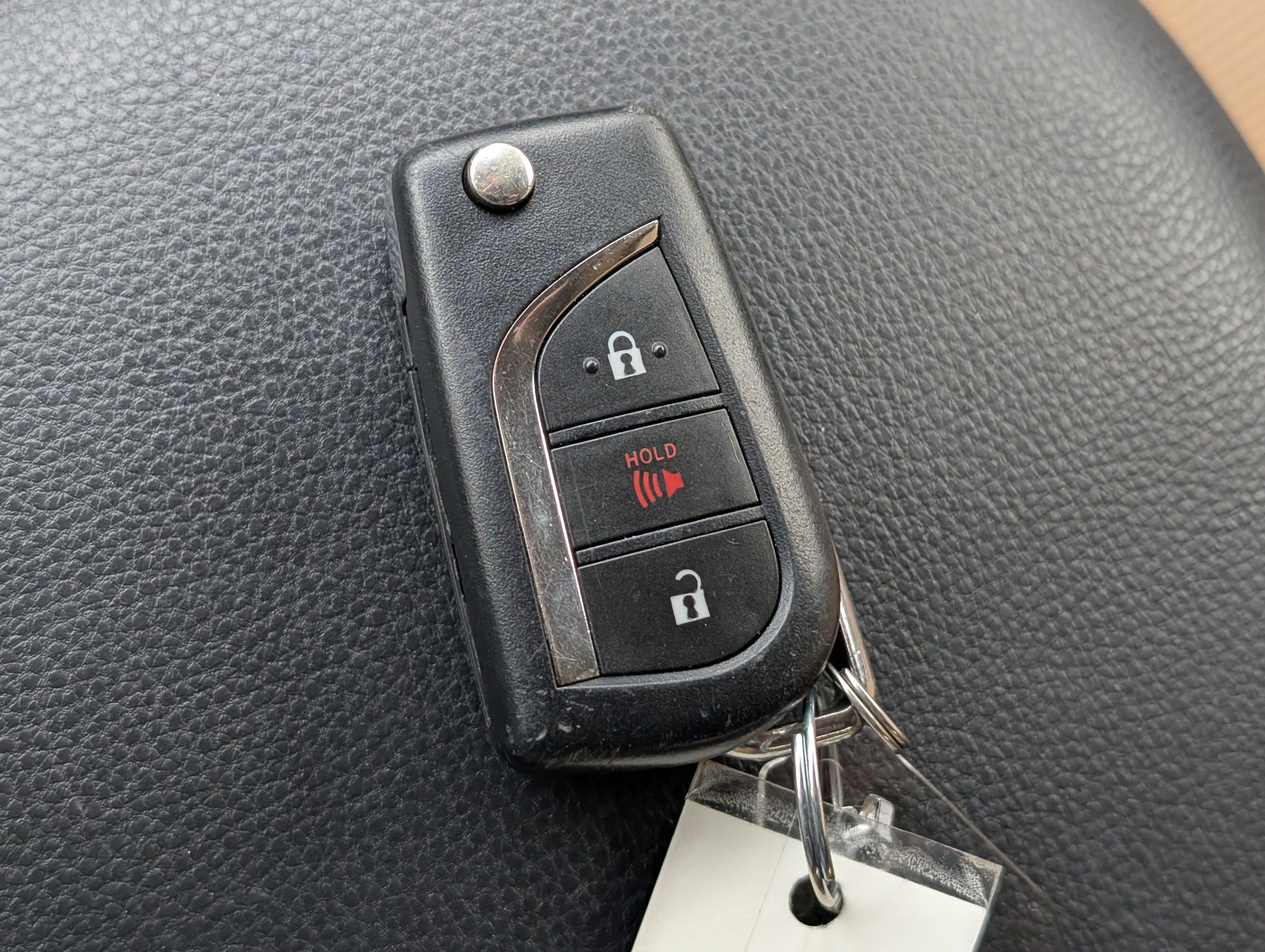 Used 2020 Toyota RAV4 LE image 29