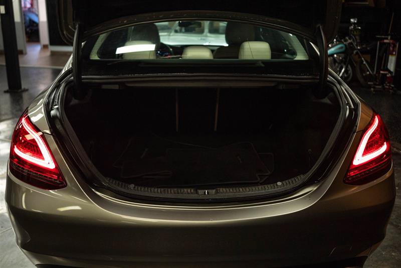 Used 2019 Mercedes-Benz C 300 4MATIC Sedan image 7