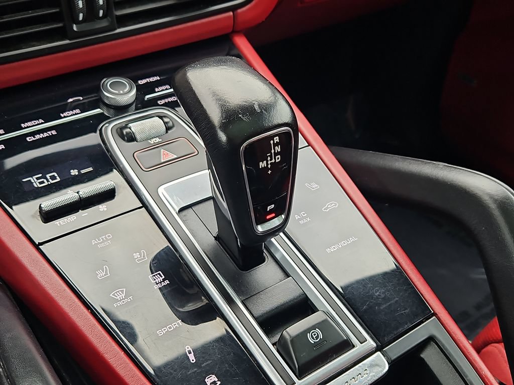 Certified 2021 Porsche Cayenne GTS AWD/4WD image 32