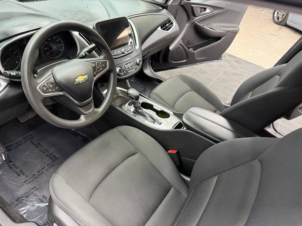 Used 2022 Chevrolet Malibu LT FWD image 32