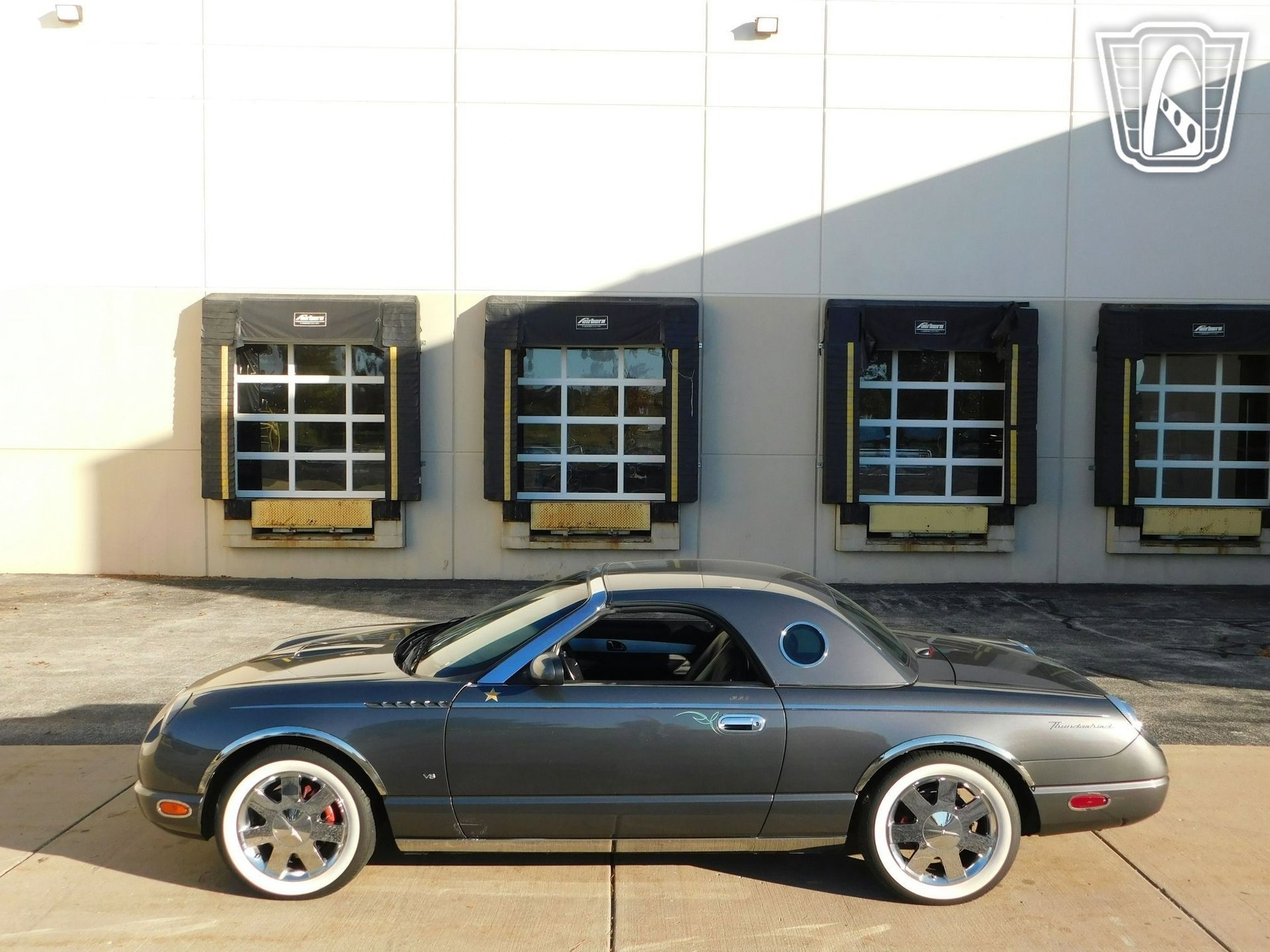 Used 2003 Ford Thunderbird image 3