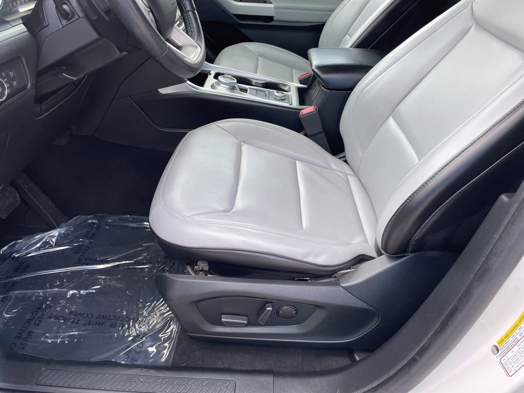 Used 2021 Ford Explorer XLT w/ Equipment Group 202A AWD/4WD image 8