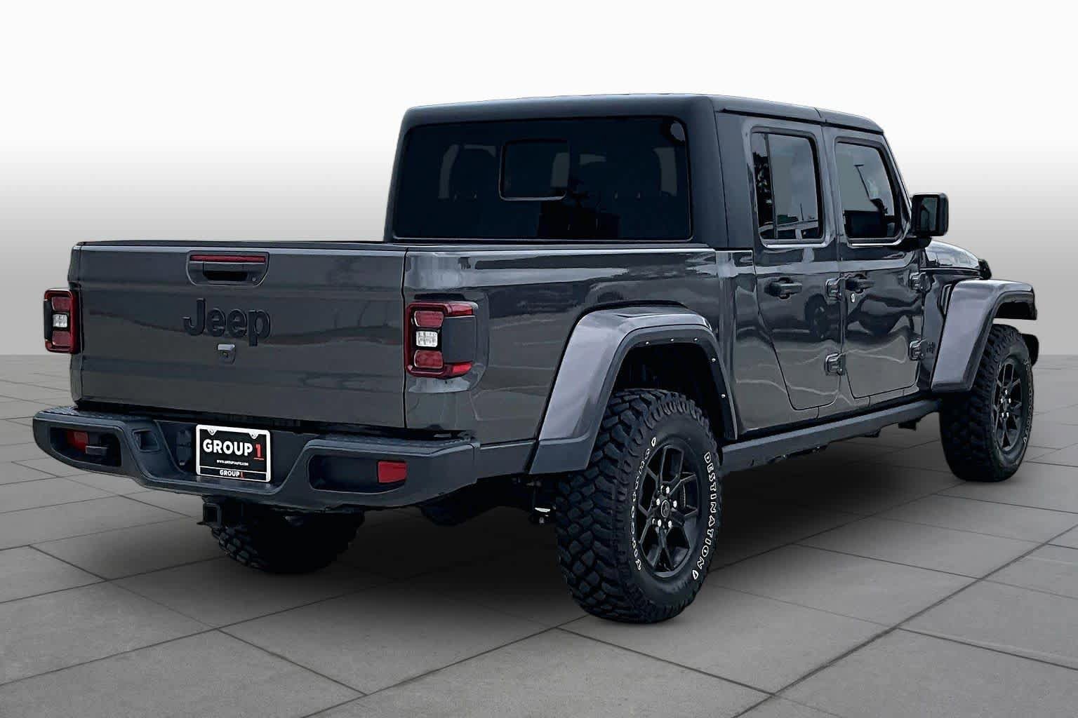 Used 2024 Jeep Gladiator Sport AWD/4WD image 13