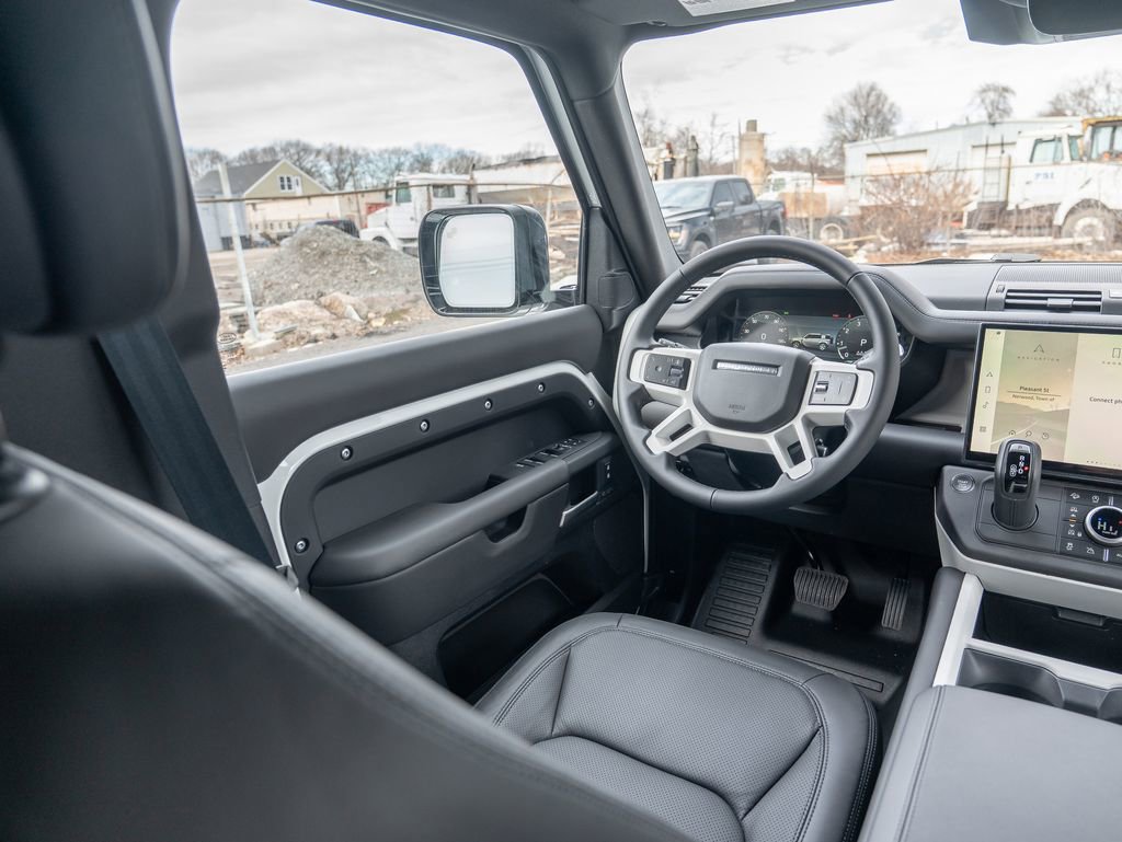 New 2026 Land Rover Defender 110 X-Dynamic SE image 18