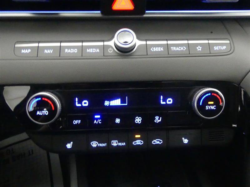 Used 2025 Hyundai Elantra SEL FWD image 17