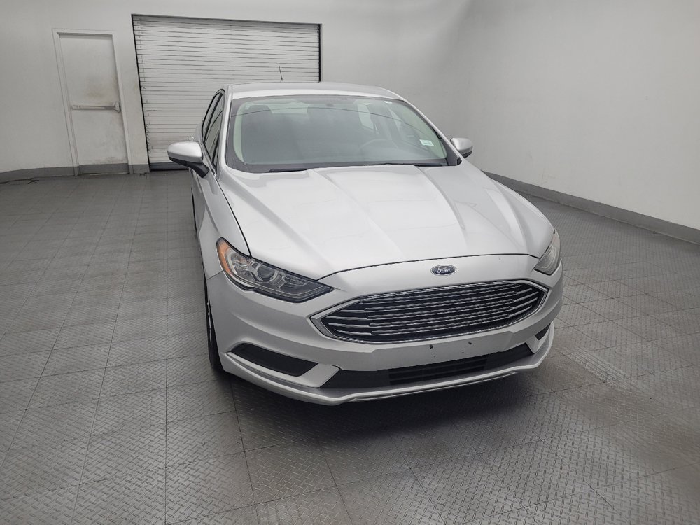 Used 2018 Ford Fusion SE w/ Fusion SE Technology Package FWD image 14