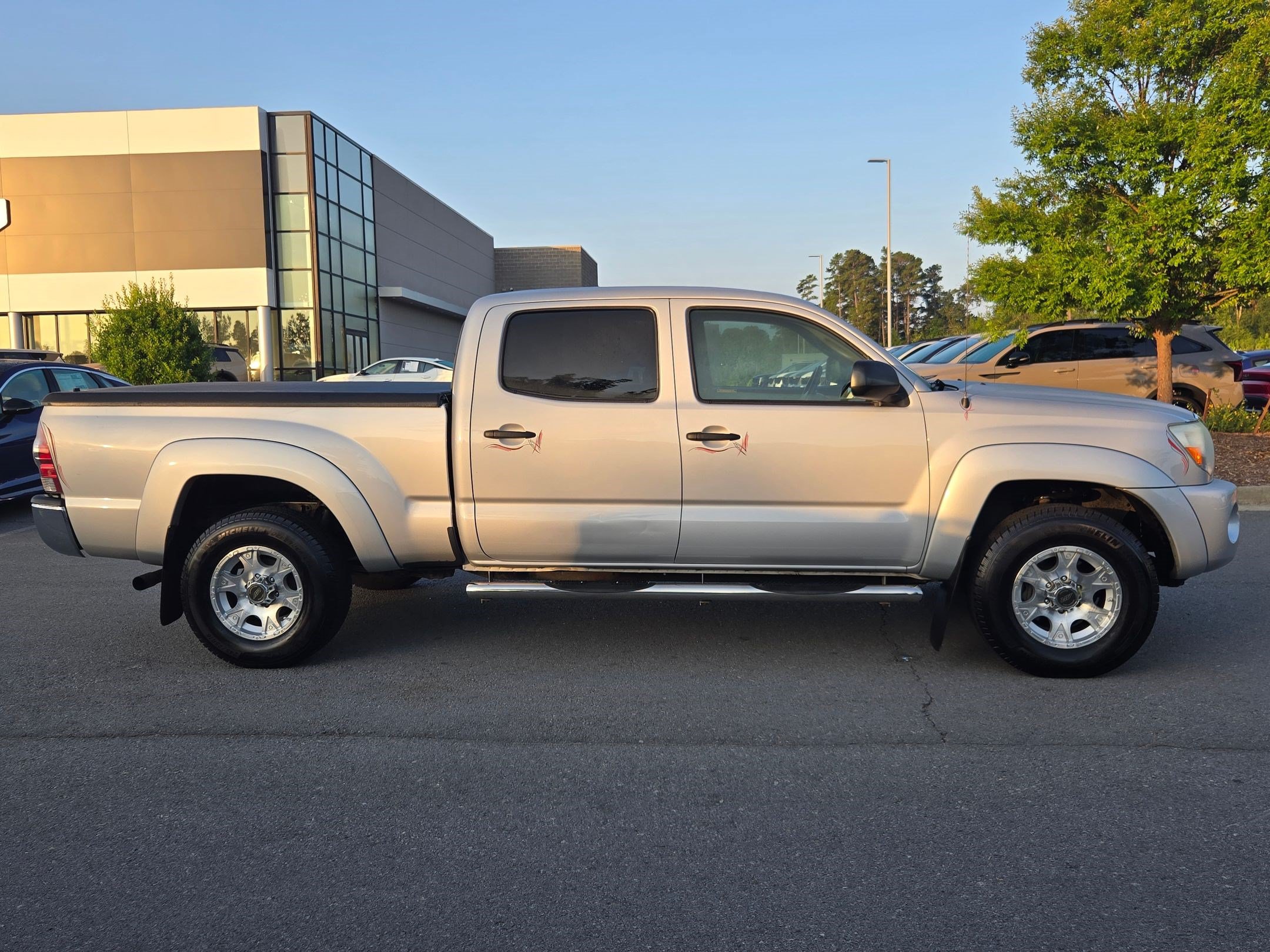 Used 2011 Toyota Tacoma 4x4 Double Cab w/ SR5 Pkg #2 image 8