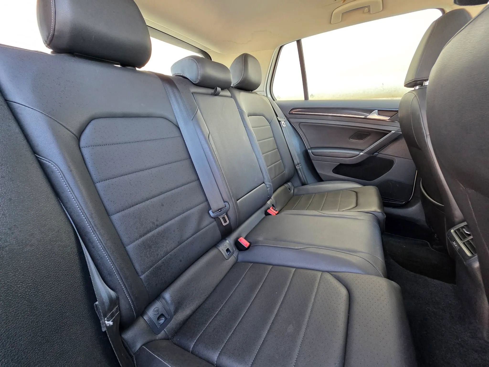 Used 2015 Volkswagen Golf S image 14