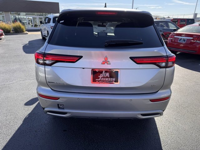 Used 2024 Mitsubishi Outlander SE image 4
