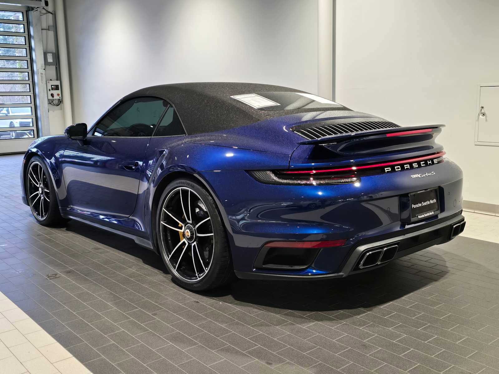 Used 2022 Porsche 911 Turbo S image 23