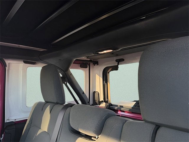 Used 2024 Jeep Wrangler Sahara w/ Technology Group image 9