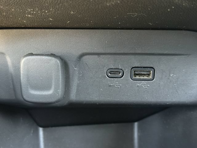 Used 2024 Chevrolet Trax LT w/ Driver Confidence Package FWD image 21