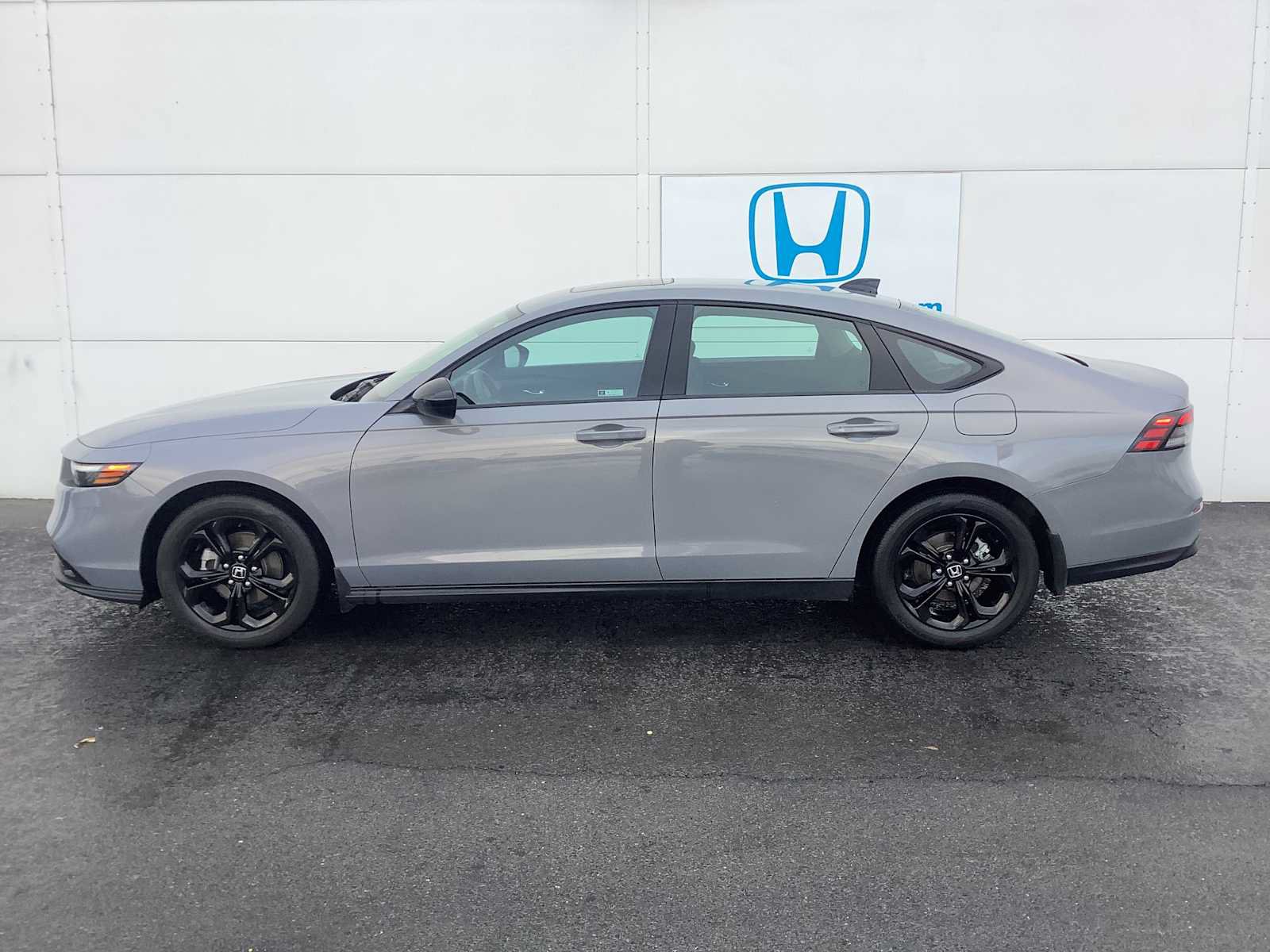 Certified 2025 Honda Accord SE image 2