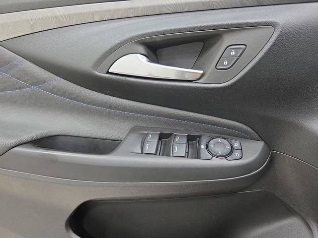 Used 2025 Buick Envista Sport Touring image 28