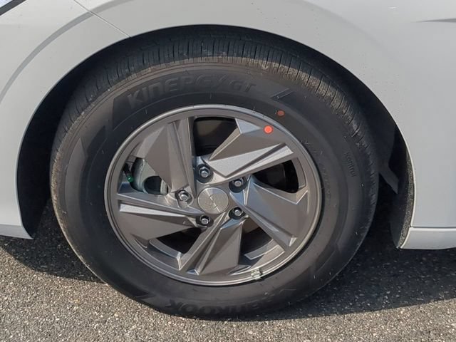 New 2026 Hyundai Elantra SE FWD image 11