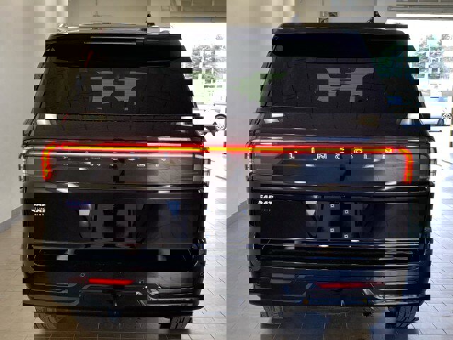 New 2026 Lincoln Navigator Premiere image 13