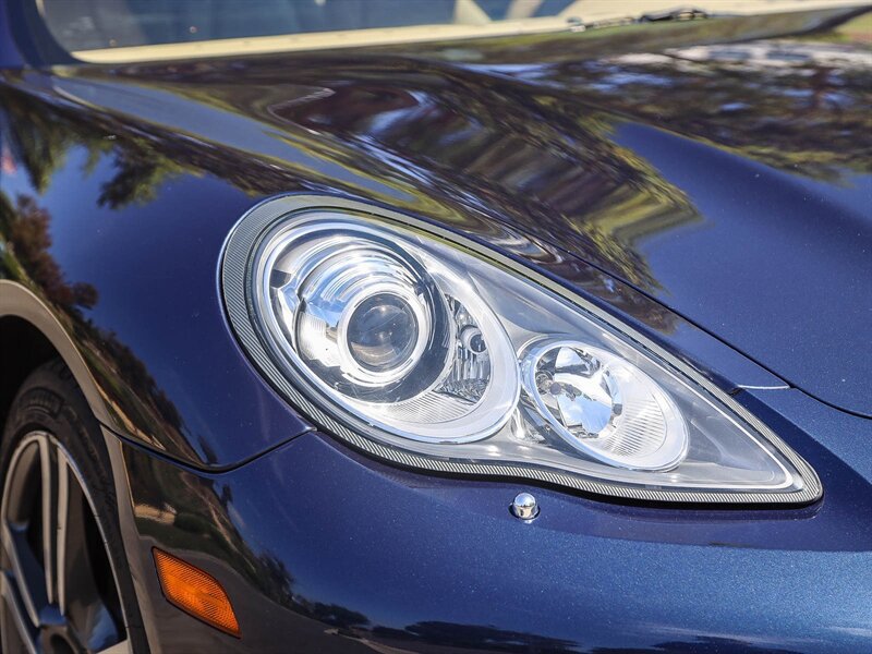 Used 2012 Porsche Panamera image 10