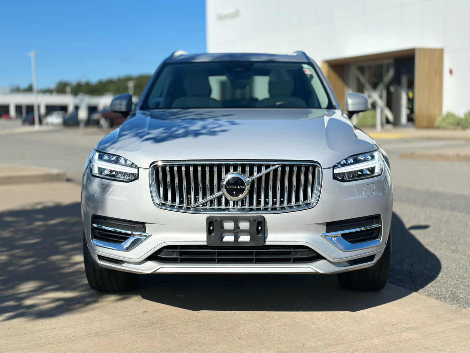 Used 2023 Volvo XC90 T8 Plus w/ Protection Package image 2
