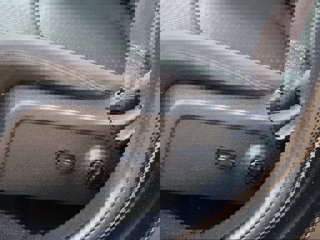 Used 2020 Dodge Journey SE w/ SE Popular Equipment Group image 25