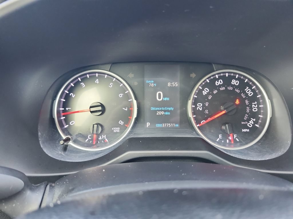 Used 2020 Toyota RAV4 LE FWD image 31