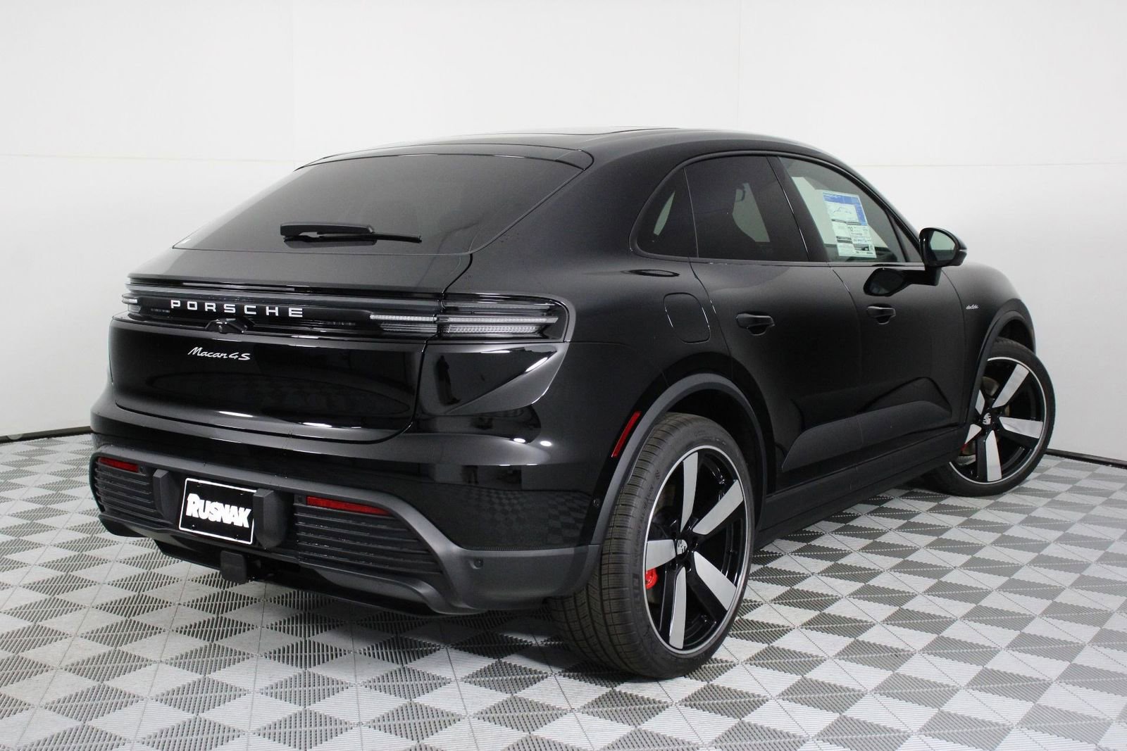 New 2026 Porsche Macan 4S Electric image 7