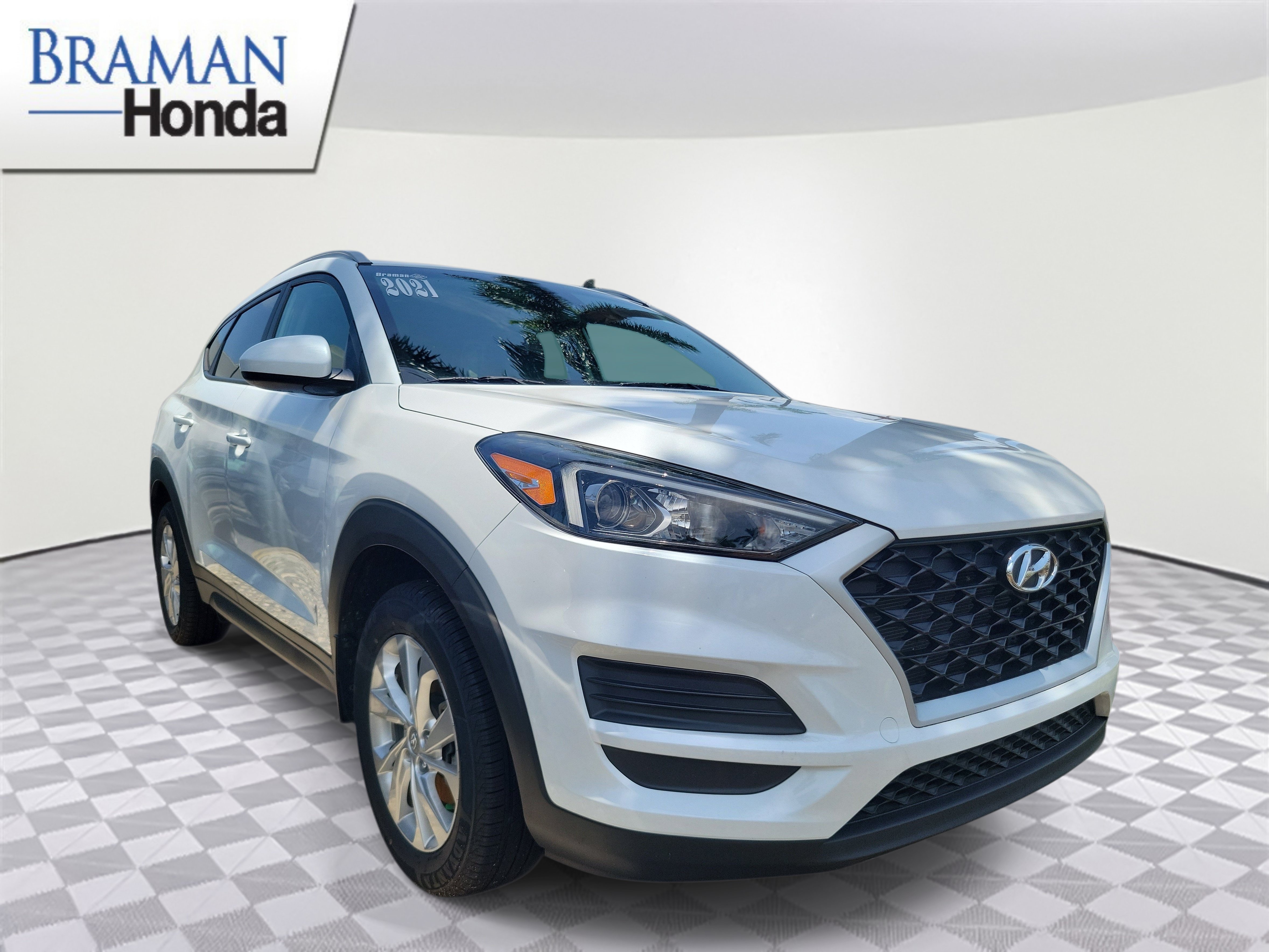 Used 2021 Hyundai Tucson Value w/ Cargo Package FWD image 2