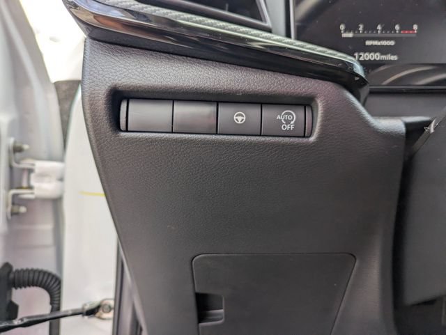 Used 2026 Nissan Kicks SR FWD image 16