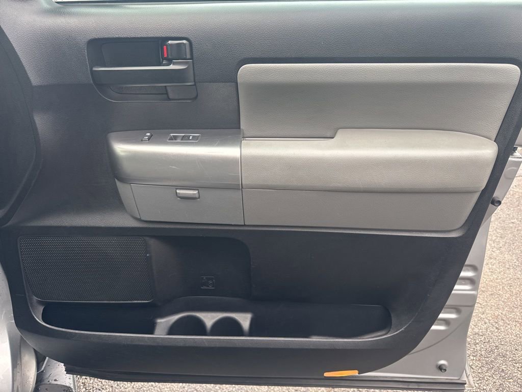 Used 2019 Toyota Sequoia SR5 image 40