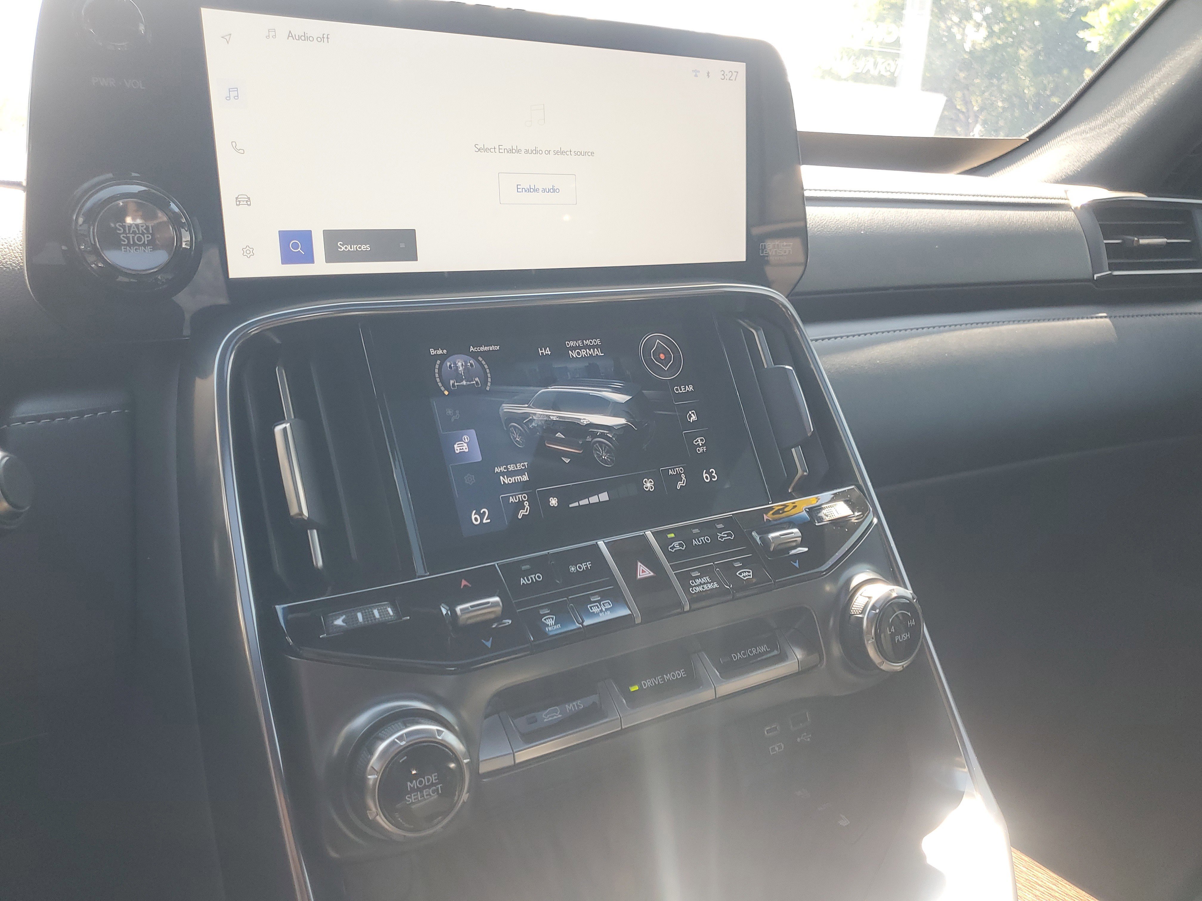 Used 2023 Lexus LX 600 4WD w/ Ultra Luxury Package image 29