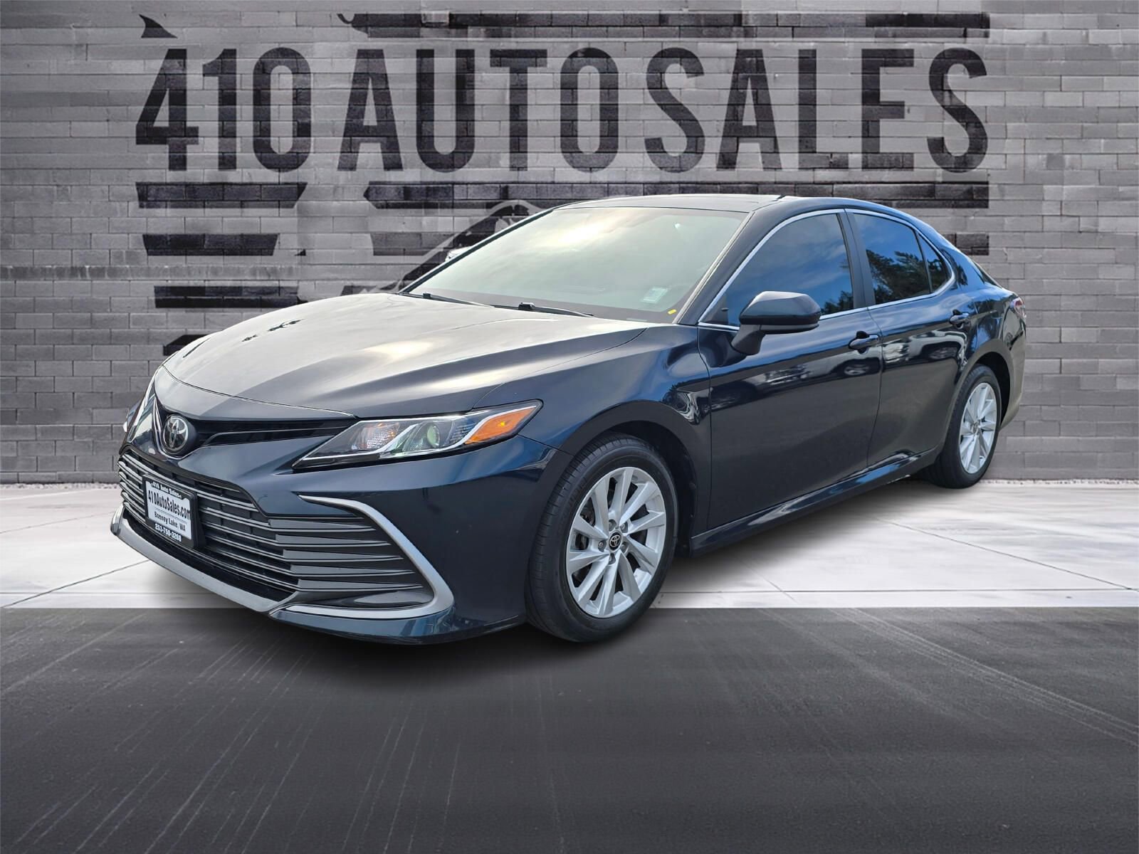 Used 2021 Toyota Camry LE w/ Carpet Mat Package (TMS) AWD/4WD image 6