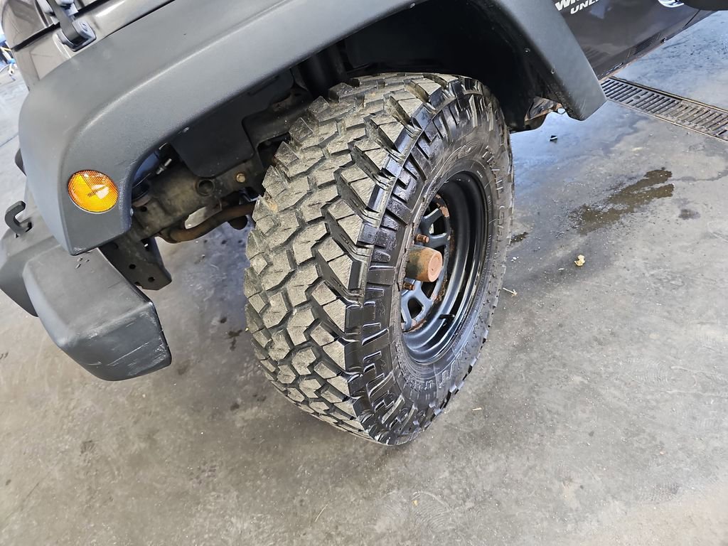 Used 2017 Jeep Wrangler Unlimited Sport image 28